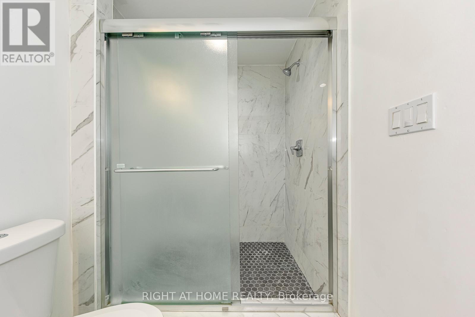8 Hackamore Court, Hamilton (Meadowlands), Ontario  L9K 1N7 - Photo 46 - X12174052