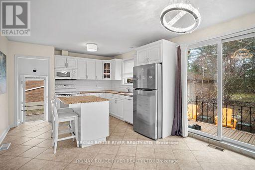 6478 Brock Street, Niagara Falls, Ontario  L2J 1W3 - Photo 4 - X12174064