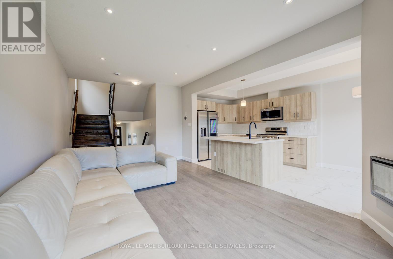 71 Bensley Lane, Hamilton (Mountview), Ontario  L9C 0E9 - Photo 21 - X12174099
