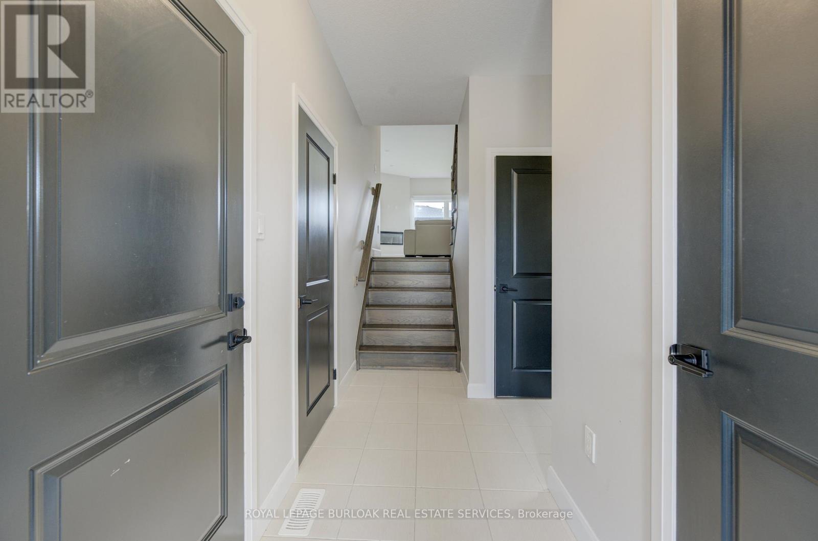 Property at 71 BENSLEY LANE image 4
