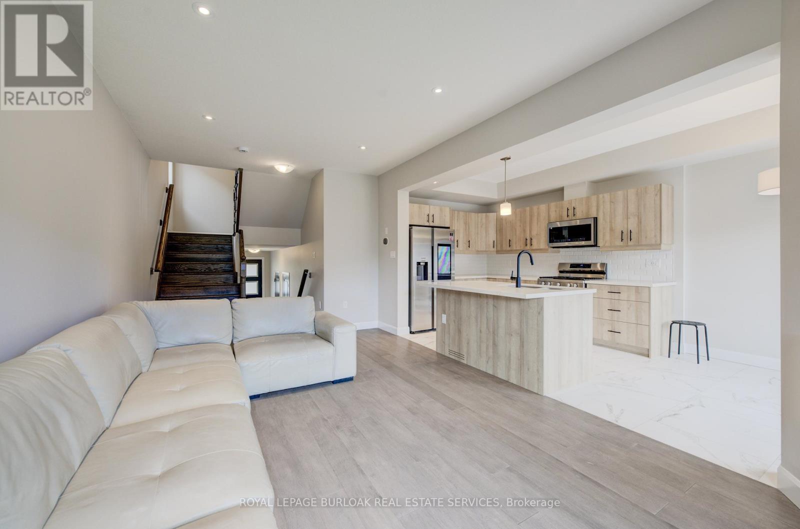 71 Bensley Lane, Hamilton, Ontario  L9C 0E9 - Photo 8 - X12174099