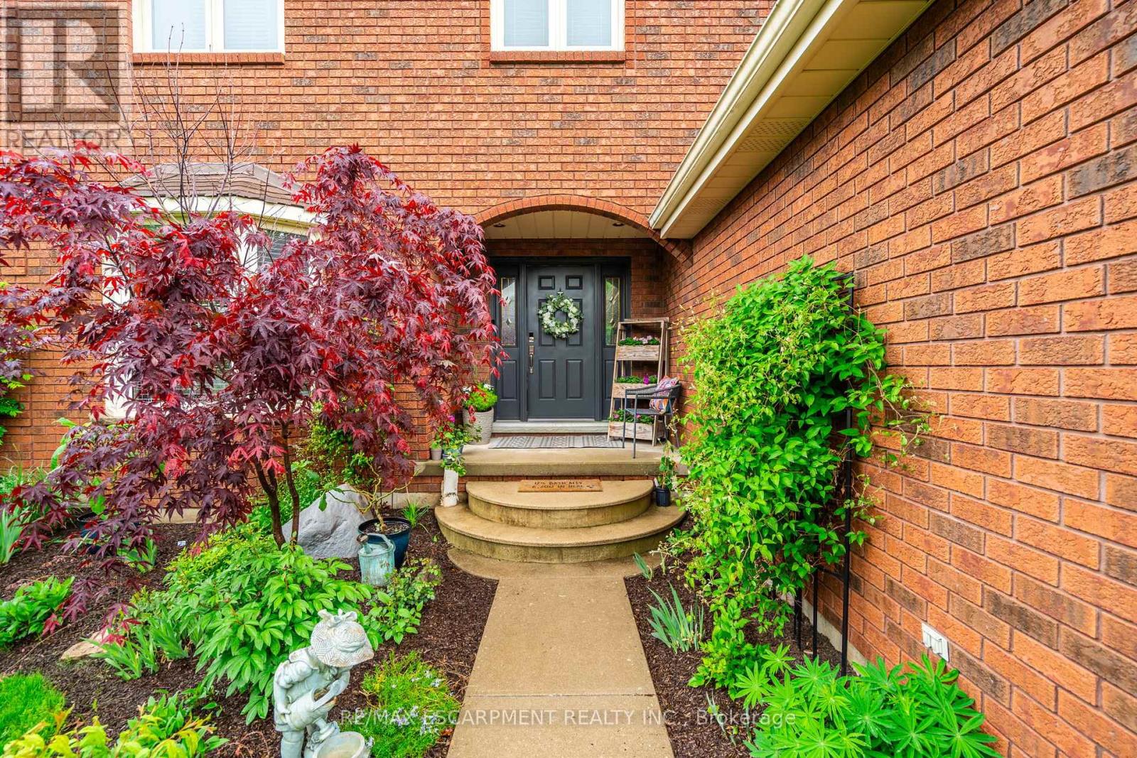 60 Lee Avenue, Essa, Ontario  N3Y 5B2 - Photo 3 - X12174155