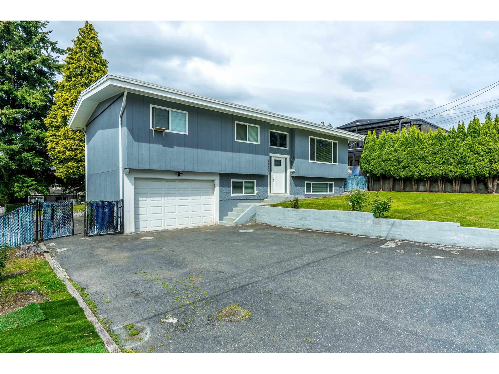 32337 Dolphin Crescent, Abbotsford, British Columbia  V2T 1G1 - Photo 2 - R3006131