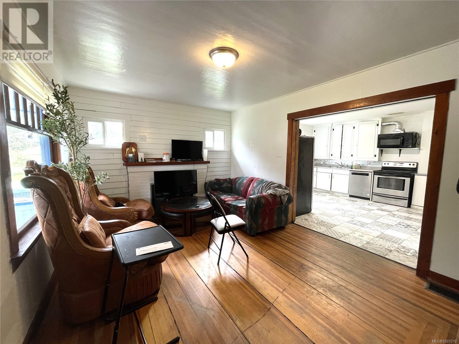 Property at 4438 Adelaide St image 3