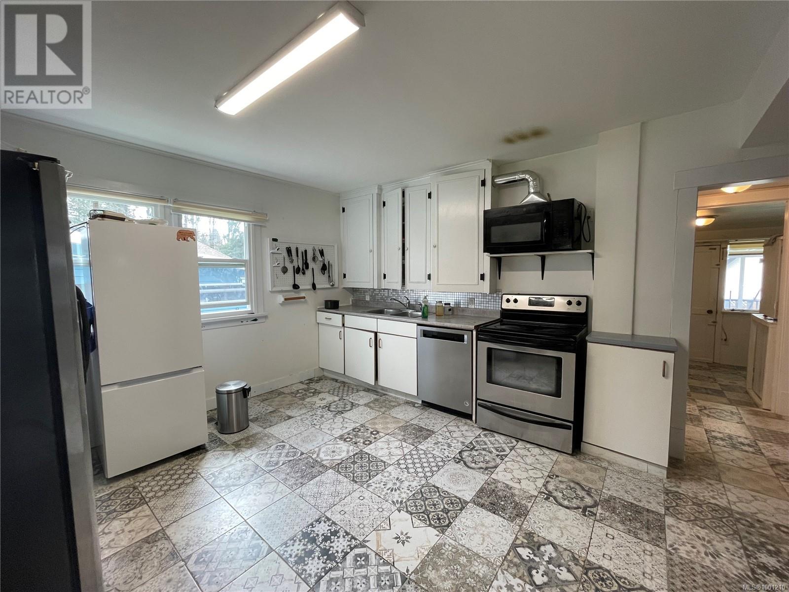 Property at 4438 Adelaide St image 5