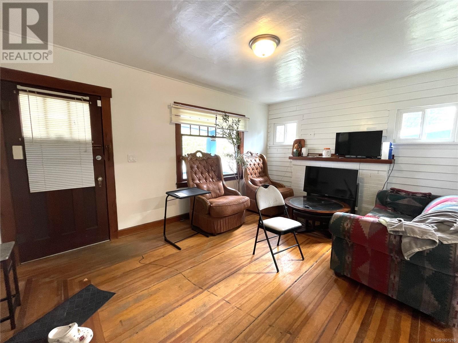 Property at 4438 Adelaide St image 4