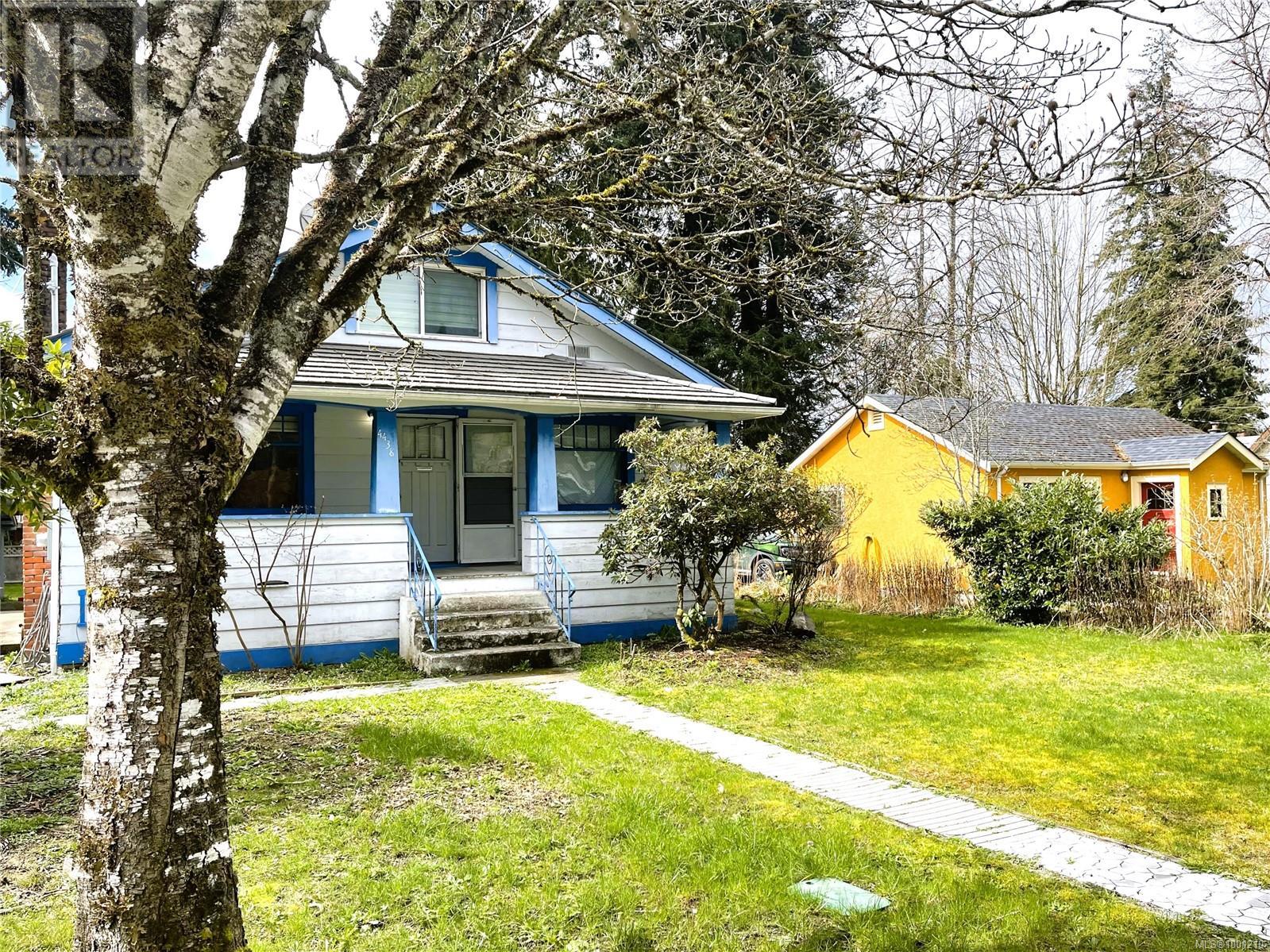 Property at 4438 Adelaide St image 2