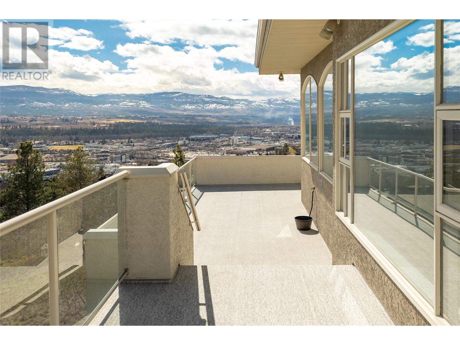 Property at 880 CHRISTINA Place Unit# 25 image 2