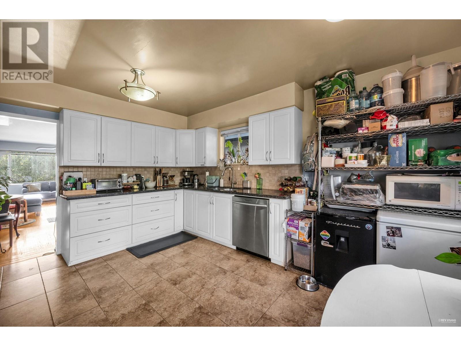 5882 Berkeley Street, Vancouver, British Columbia  V5R 3H2 - Photo 11 - R3007126