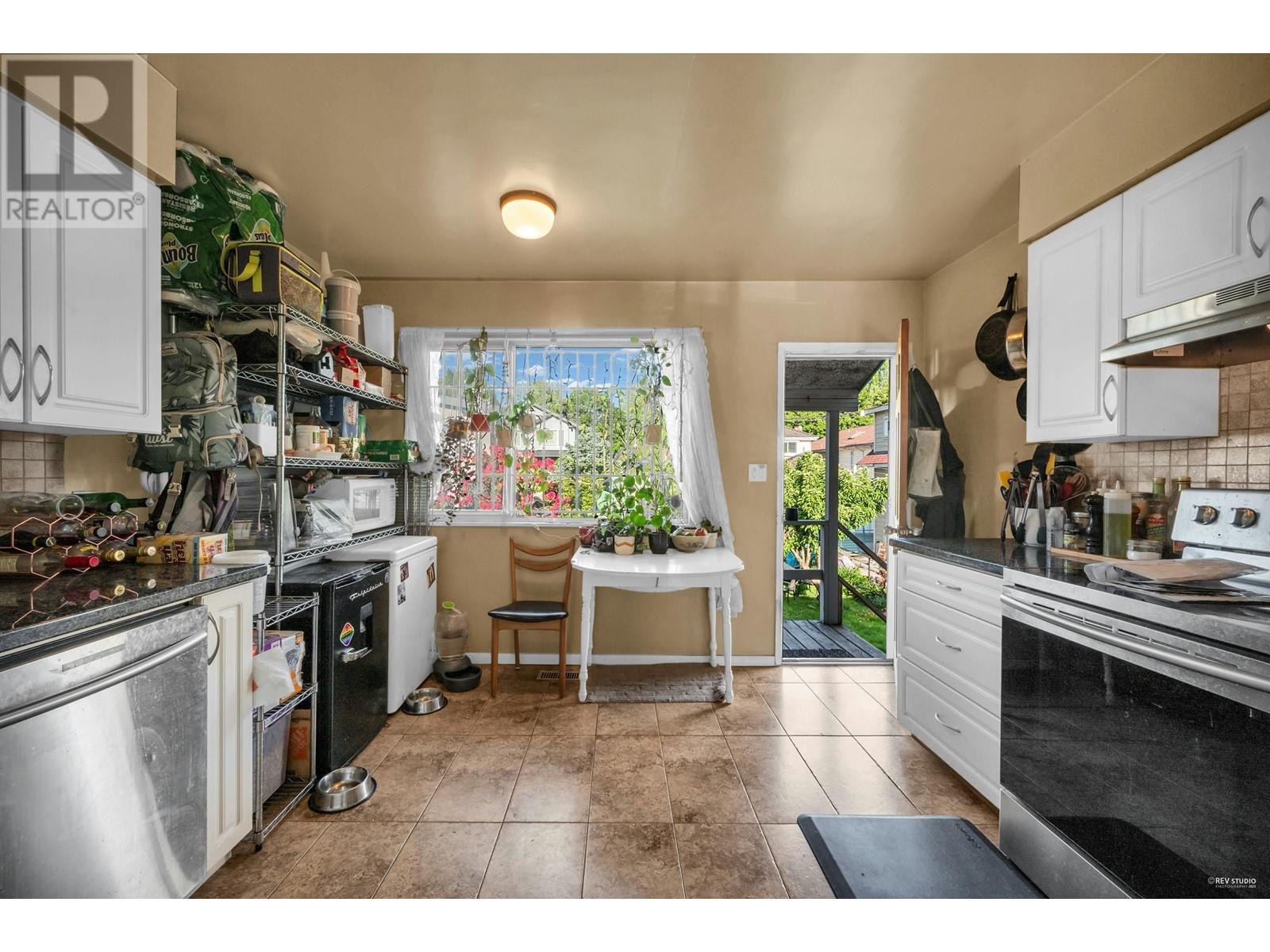 5882 Berkeley Street, Vancouver, British Columbia  V5R 3H2 - Photo 12 - R3007126