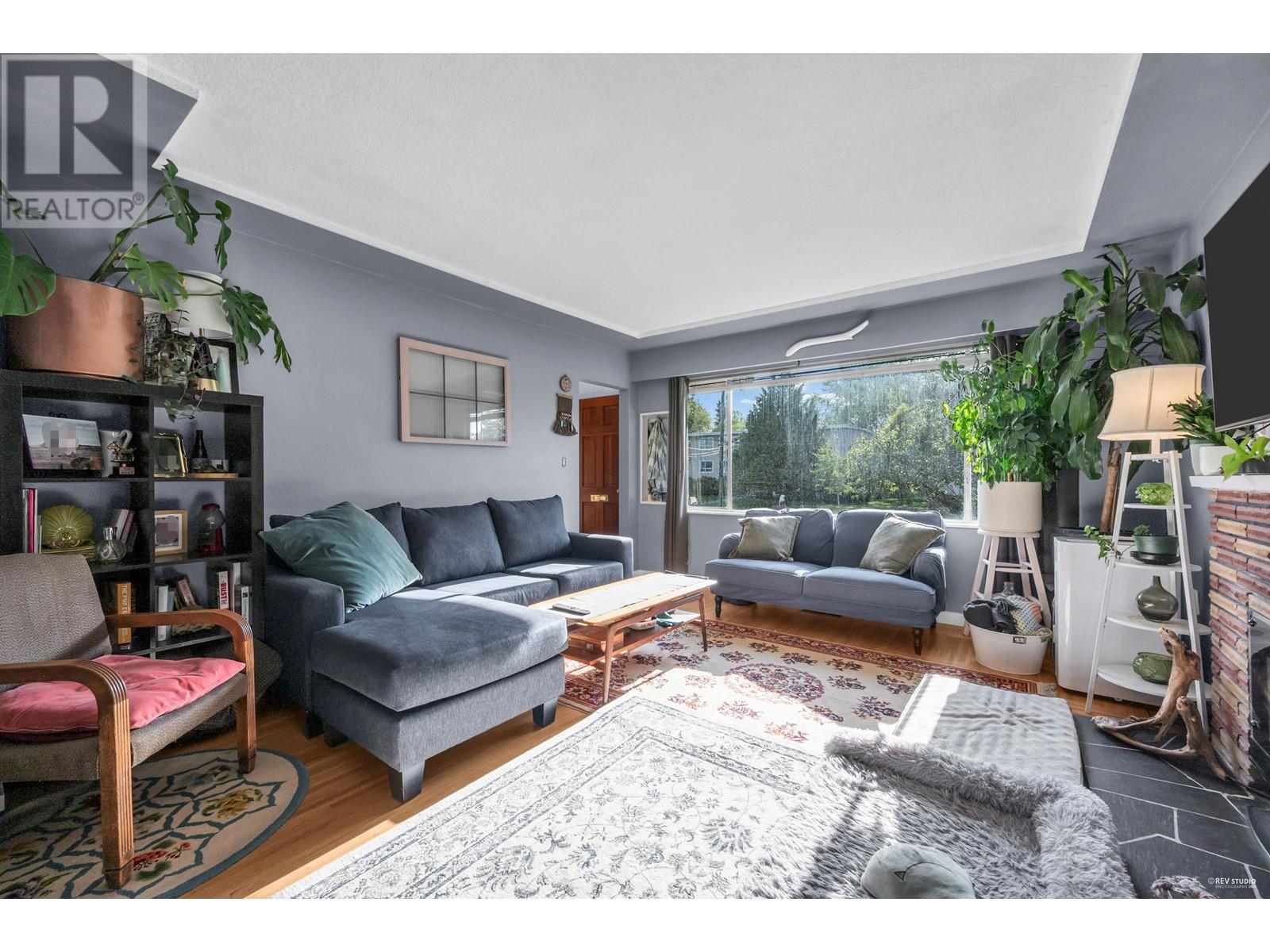 5882 Berkeley Street, Vancouver, British Columbia  V5R 3H2 - Photo 3 - R3007126