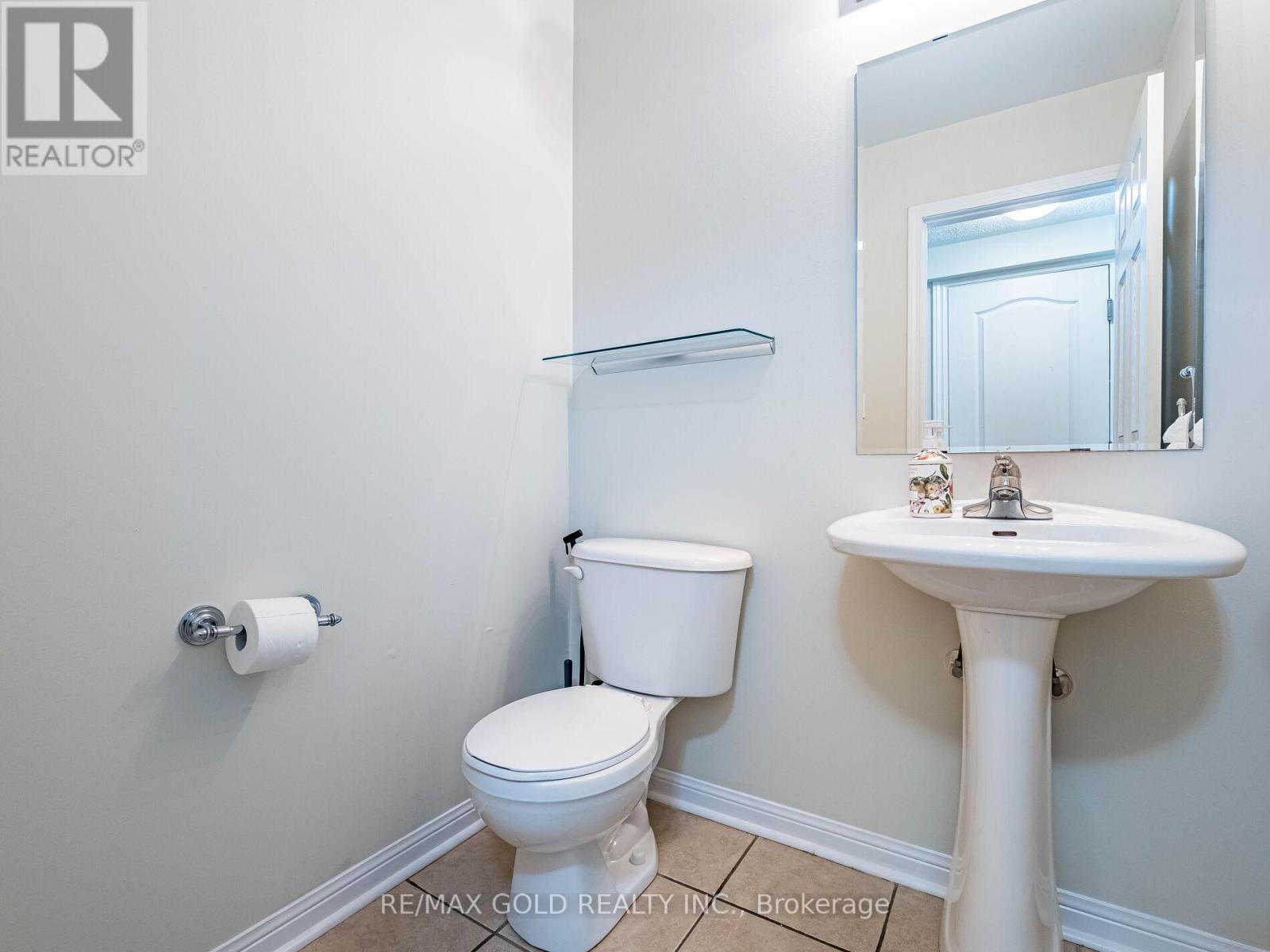 18 Jessop Drive, Brampton, Ontario  L7A 3M8 - Photo 17 - W12139293