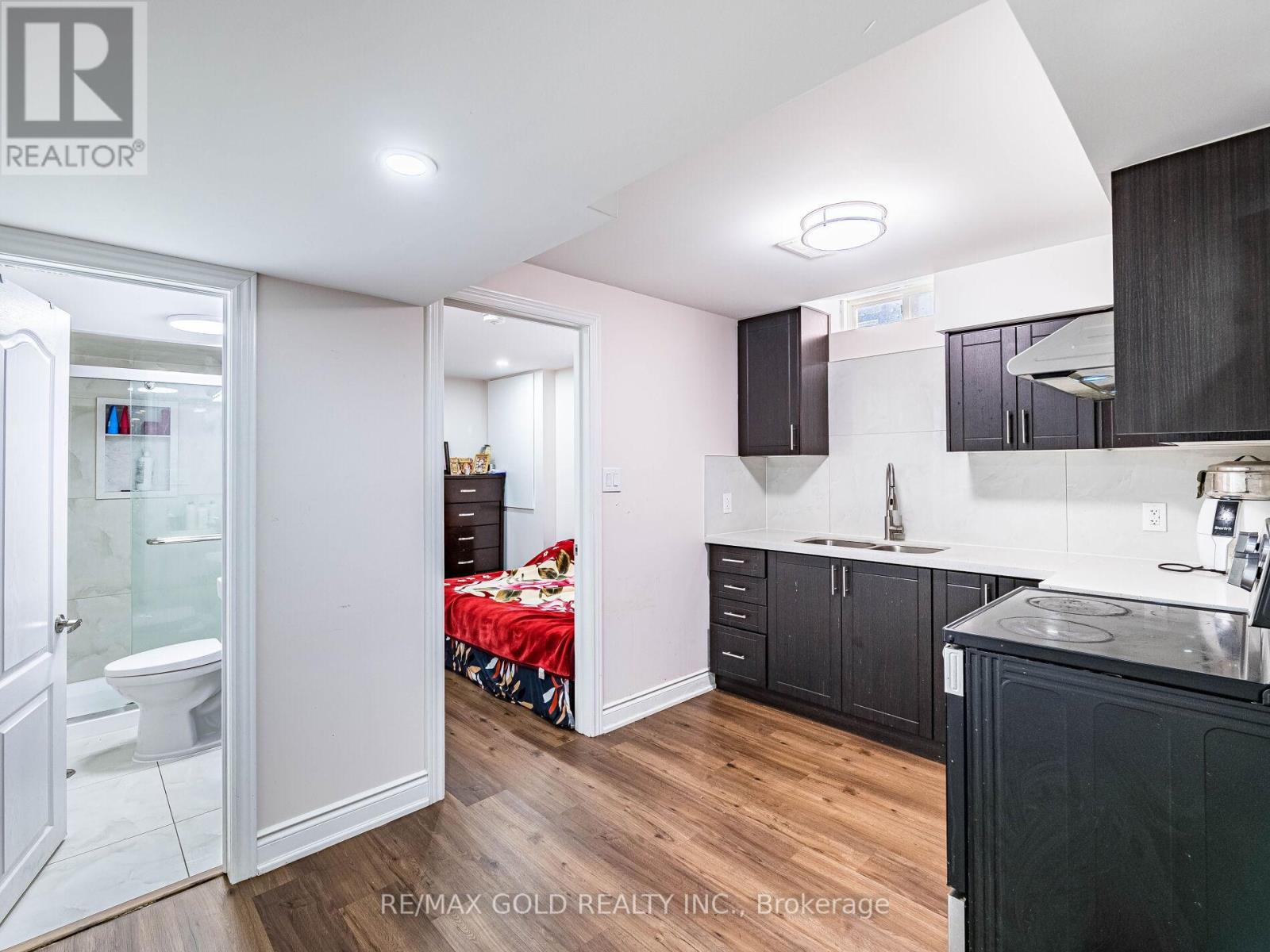 18 Jessop Drive, Brampton (Fletcher's Meadow), Ontario  L7A 3M8 - Photo 30 - W12139293