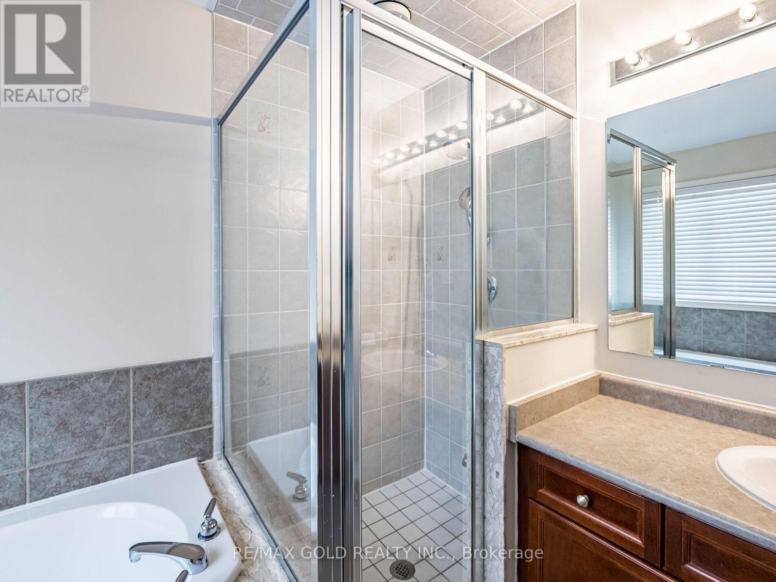 18 Jessop Drive, Brampton (Fletcher's Meadow), Ontario  L7A 3M8 - Photo 21 - W12139293