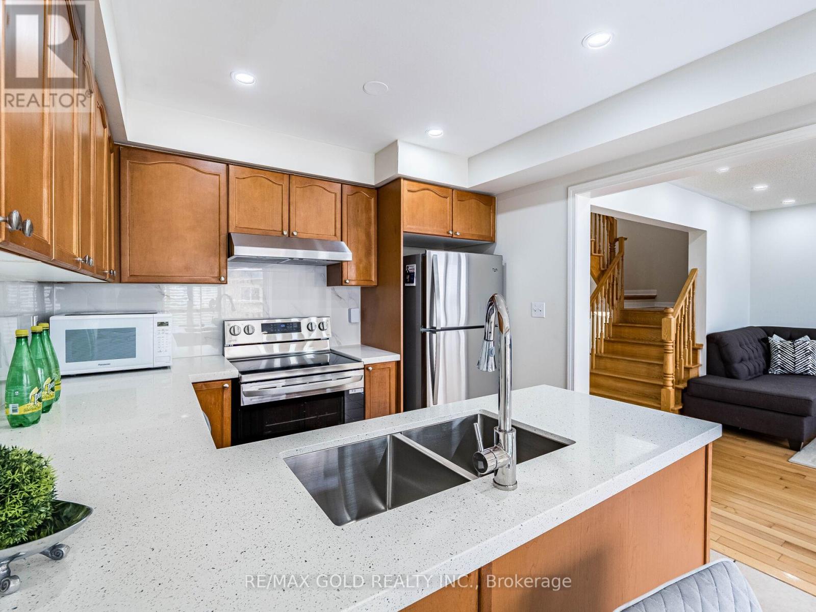 18 Jessop Drive, Brampton, Ontario  L7A 3M8 - Photo 12 - W12139293