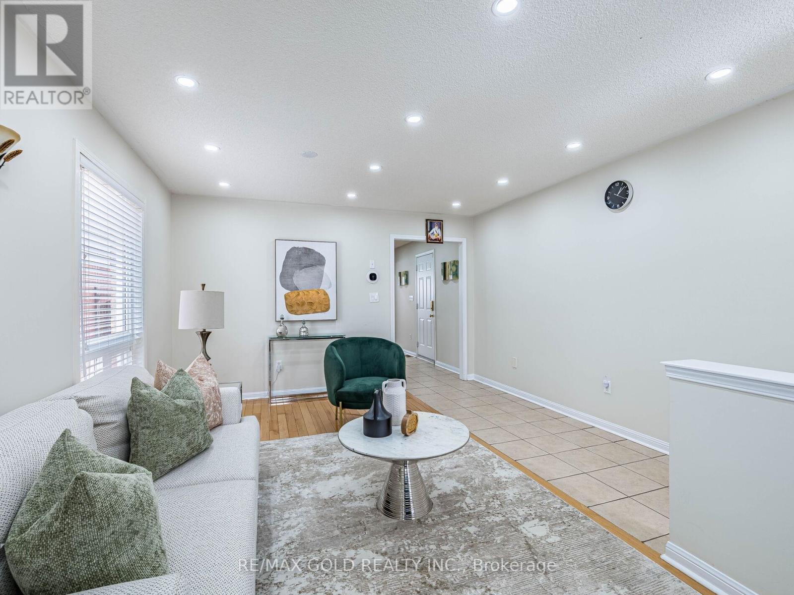 18 Jessop Drive, Brampton, Ontario  L7A 3M8 - Photo 6 - W12139293