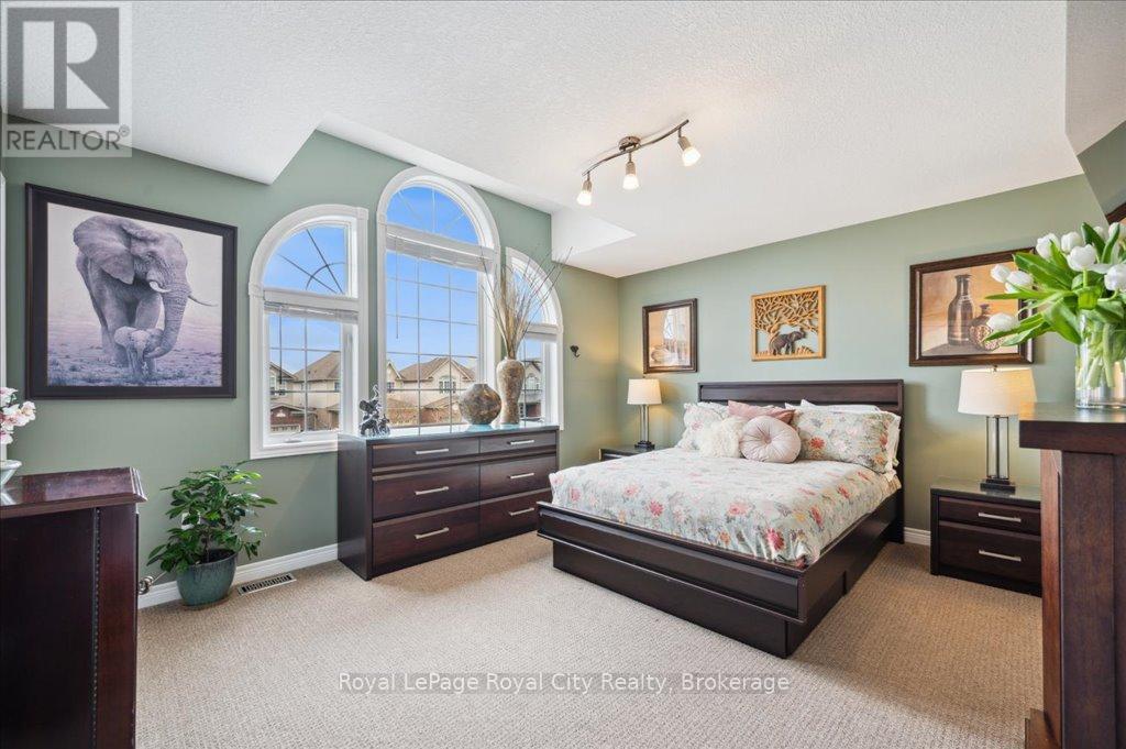 33 Bowen Drive, Guelph, Ontario  N1E 0C9 - Photo 25 - X12174214