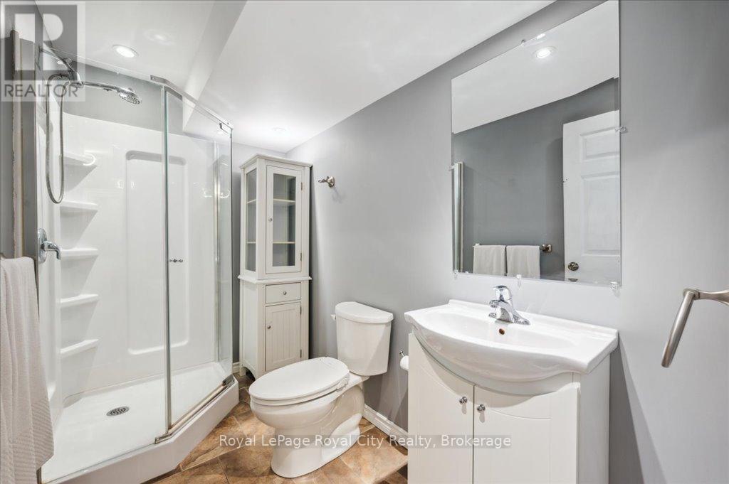 33 Bowen Drive, Guelph, Ontario  N1E 0C9 - Photo 34 - X12174214