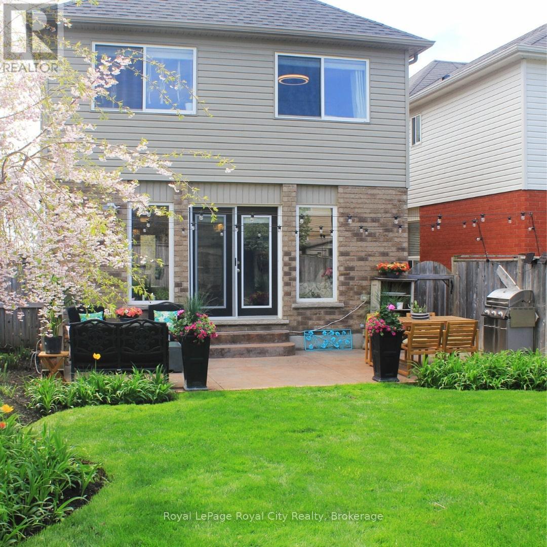 33 Bowen Drive, Guelph, Ontario  N1E 0C9 - Photo 6 - X12174214