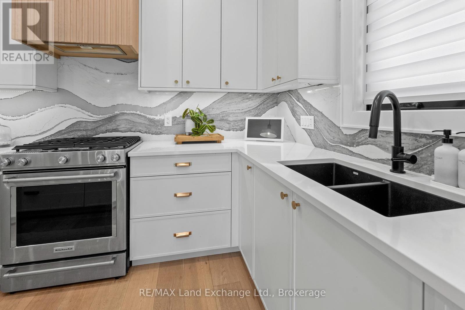 268 Mcnabb Street, Saugeen Shores, Ontario  N0H 2L0 - Photo 17 - X12174260