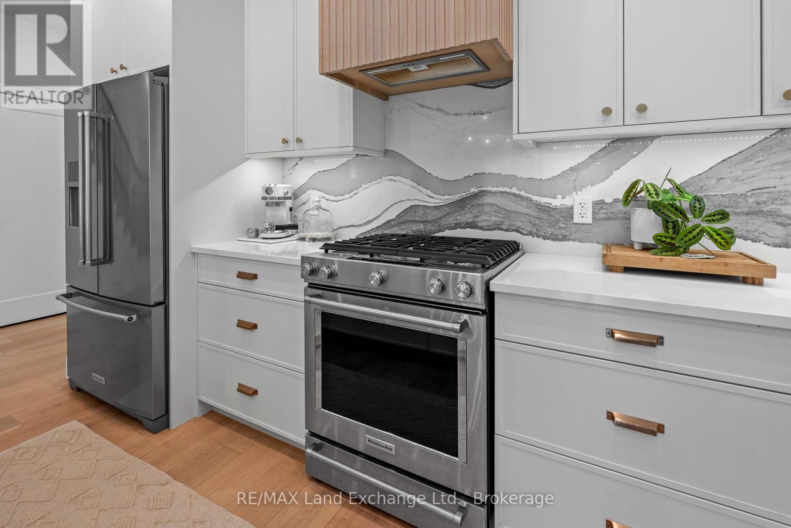 268 Mcnabb Street, Saugeen Shores, Ontario  N0H 2L0 - Photo 19 - X12174260