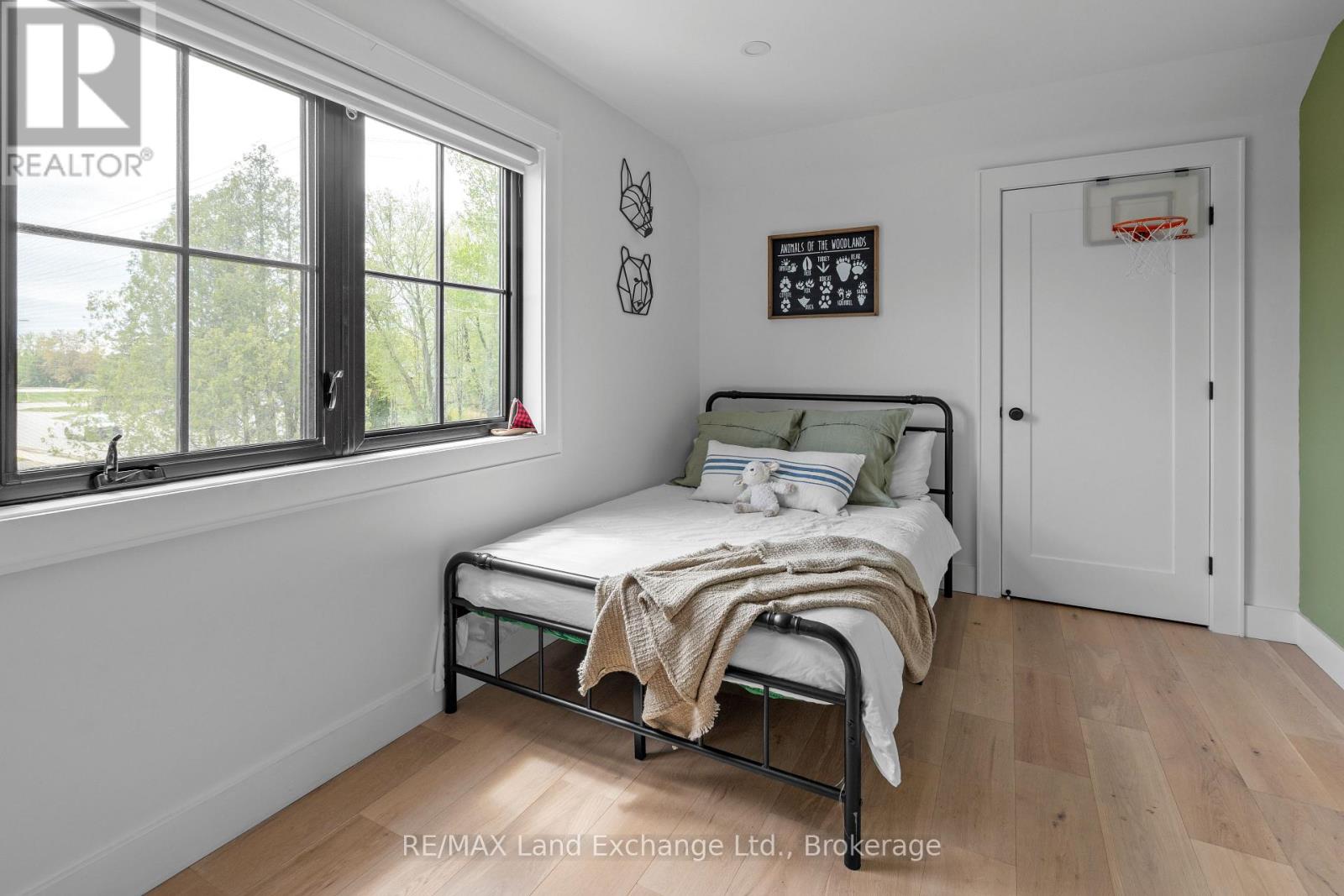 268 Mcnabb Street, Saugeen Shores, Ontario  N0H 2L0 - Photo 32 - X12174260