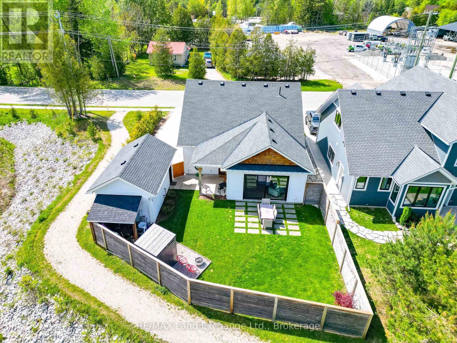 268 Mcnabb Street, Saugeen Shores, Ontario  N0H 2L0 - Photo 46 - X12174260