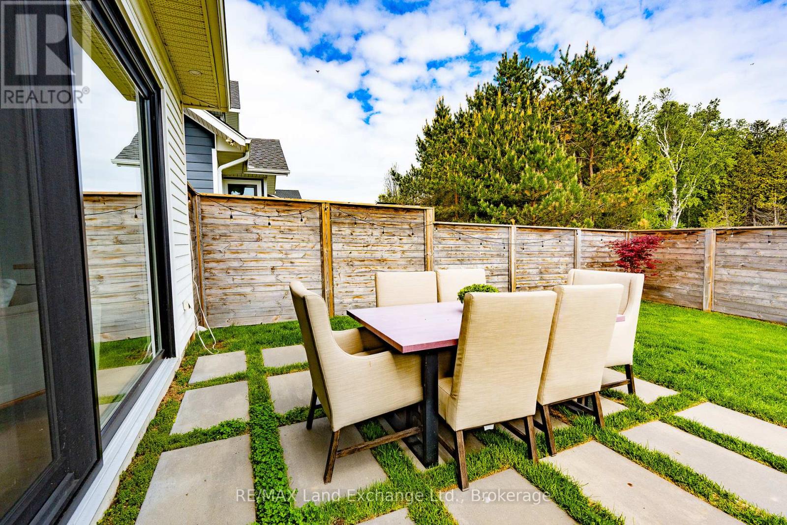 268 Mcnabb Street, Saugeen Shores, Ontario  N0H 2L0 - Photo 5 - X12174260