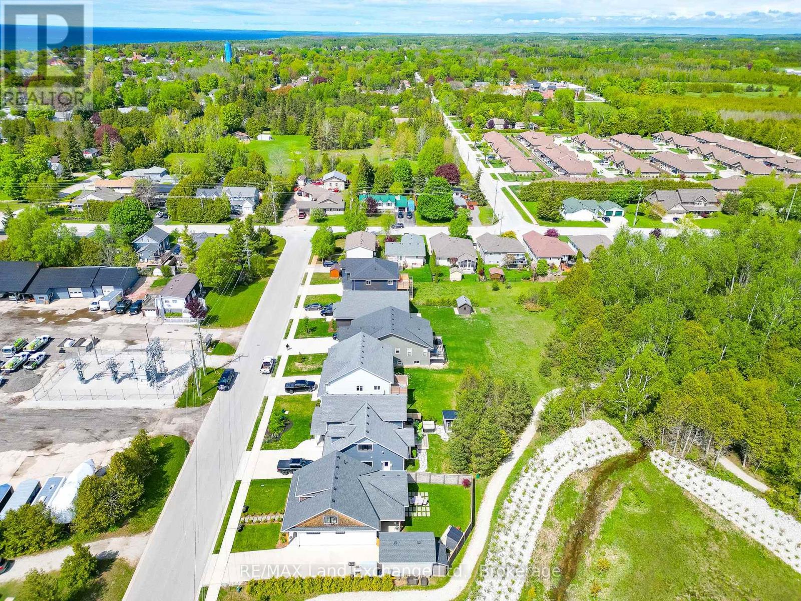 268 Mcnabb Street, Saugeen Shores, Ontario  N0H 2L0 - Photo 8 - X12174260