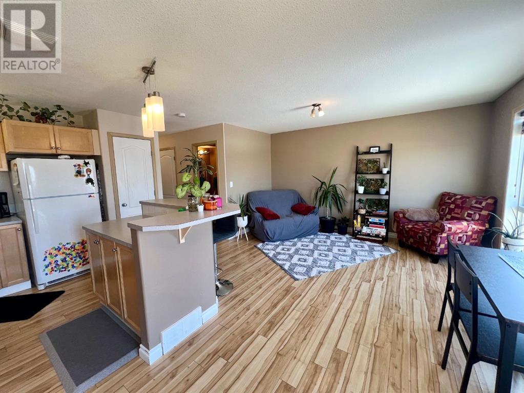60 Adamson Avenue, Red Deer, Alberta  T4R 3L2 - Photo 3 - A2201062