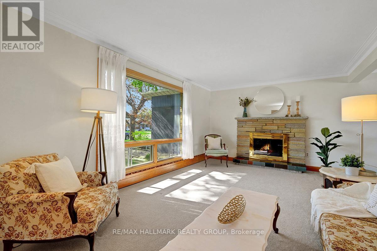 723 Luc Street, Ottawa, Ontario  K1K 3M5 - Photo 6 - X12174216