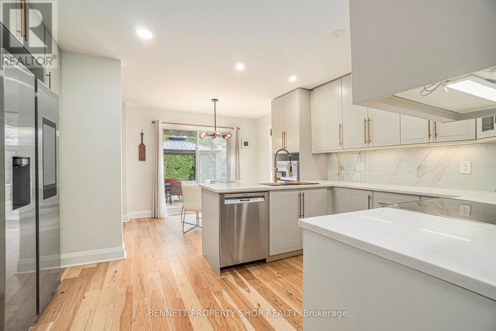 23 Springwood Circle, Ottawa, Ontario  K2S 1W2 - Photo 7 - X12174265