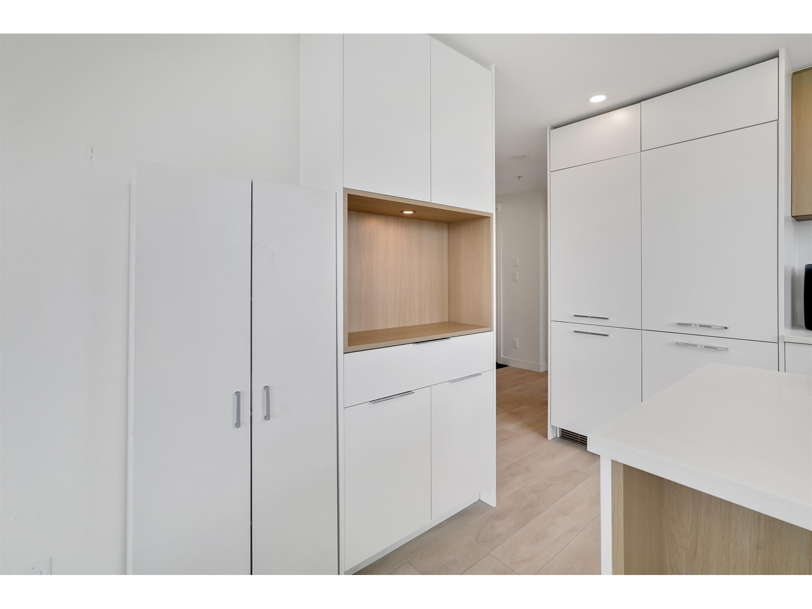 905 13318 104 Avenue, Surrey, British Columbia  V3T 0R2 - Photo 3 - R3007189