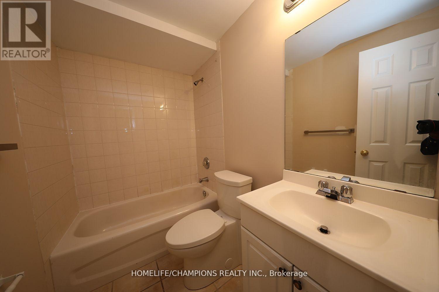 142 Estate Garden Avenue, Richmond Hill, Ontario  L4E 3X8 - Photo 7 - N12140277