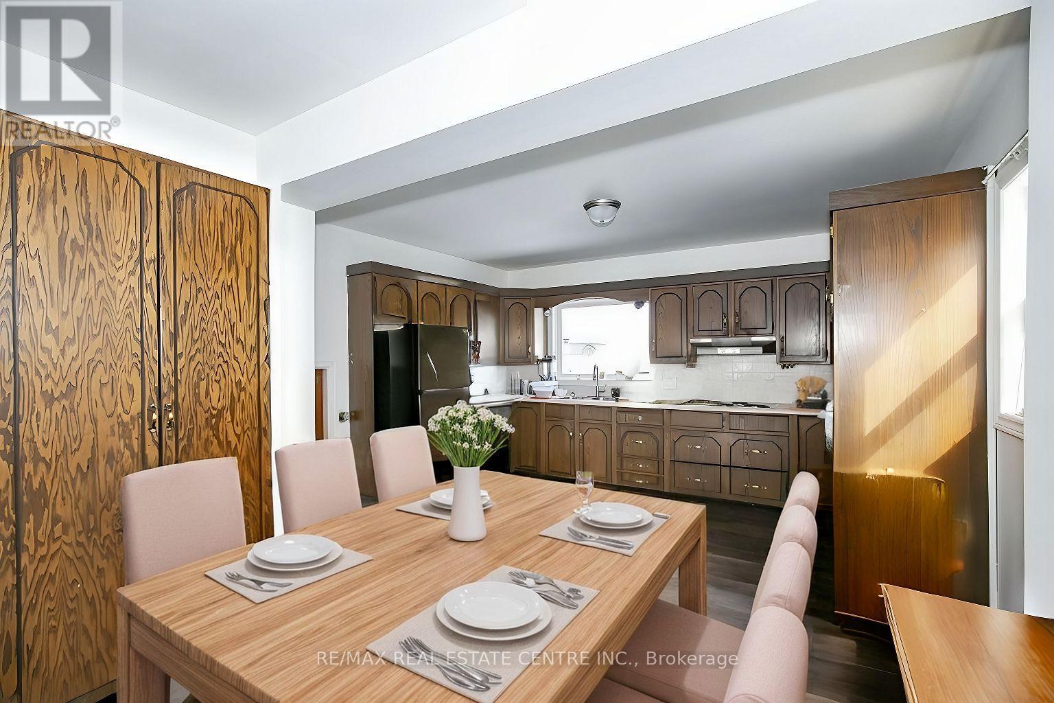 1077 Clearview Avenue, Burlington, Ontario  L7T 2J2 - Photo 4 - W11970437