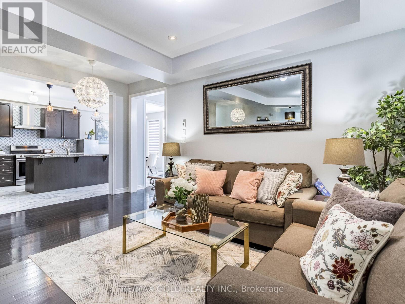 11 Clunburry Road, Brampton, Ontario  L7A 5B4 - Photo 8 - W12005716