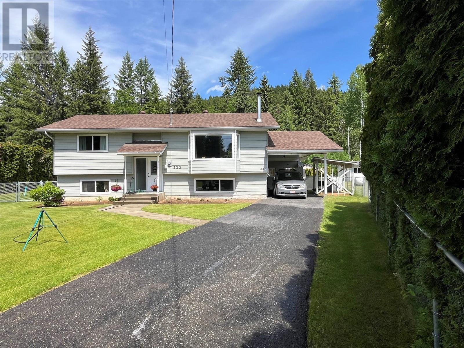323 WYNDHAVEN Drive, Clearwater, British Columbia