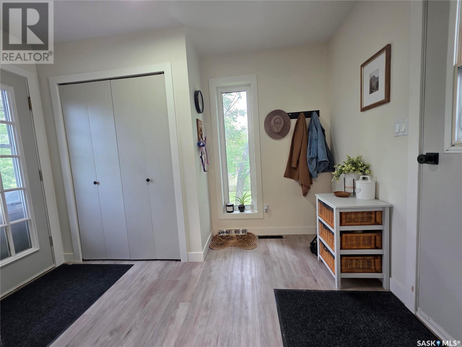 Property at 1323 North Railway STREET E image 3