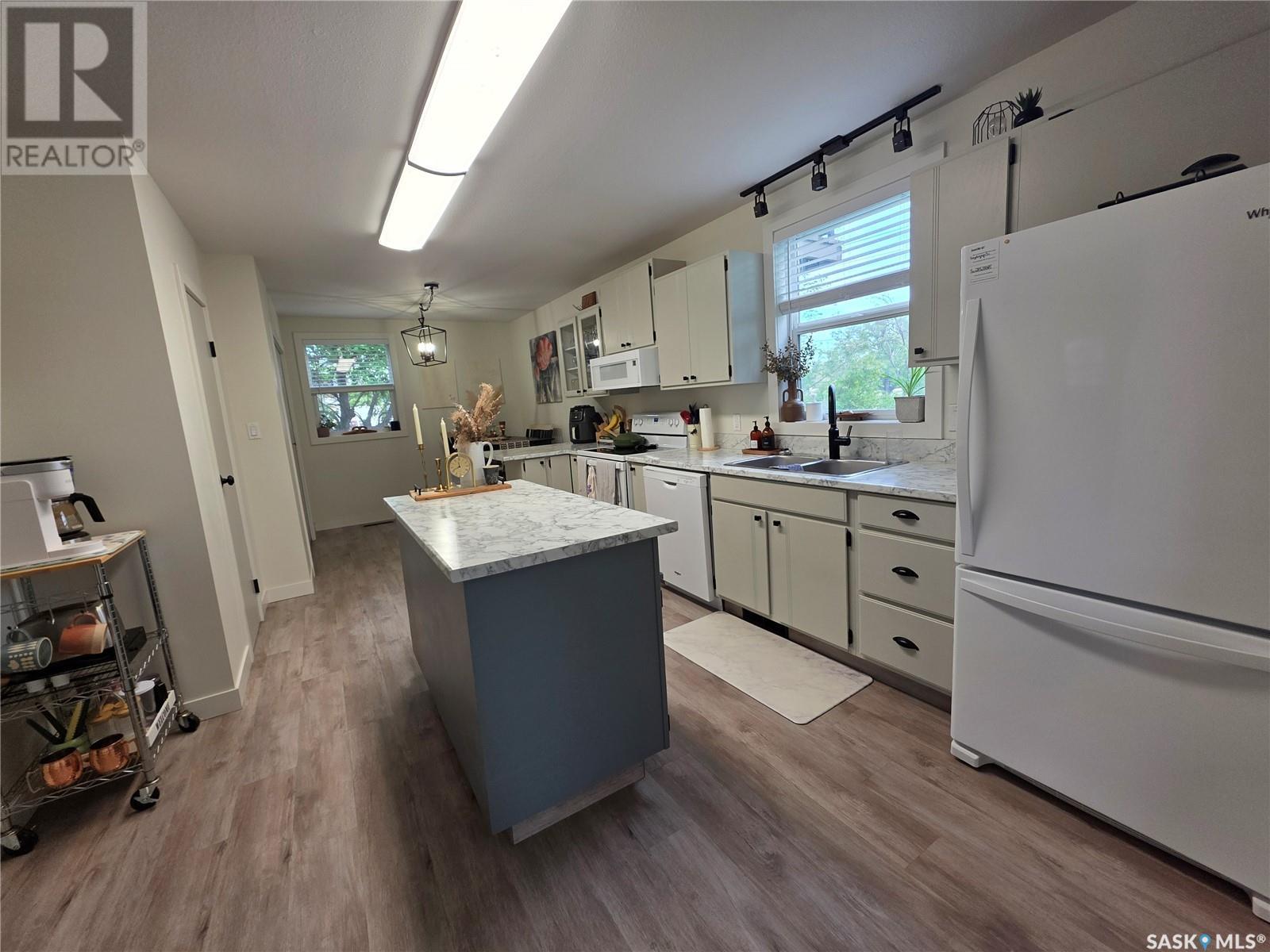 Property at 1323 North Railway STREET E image 4