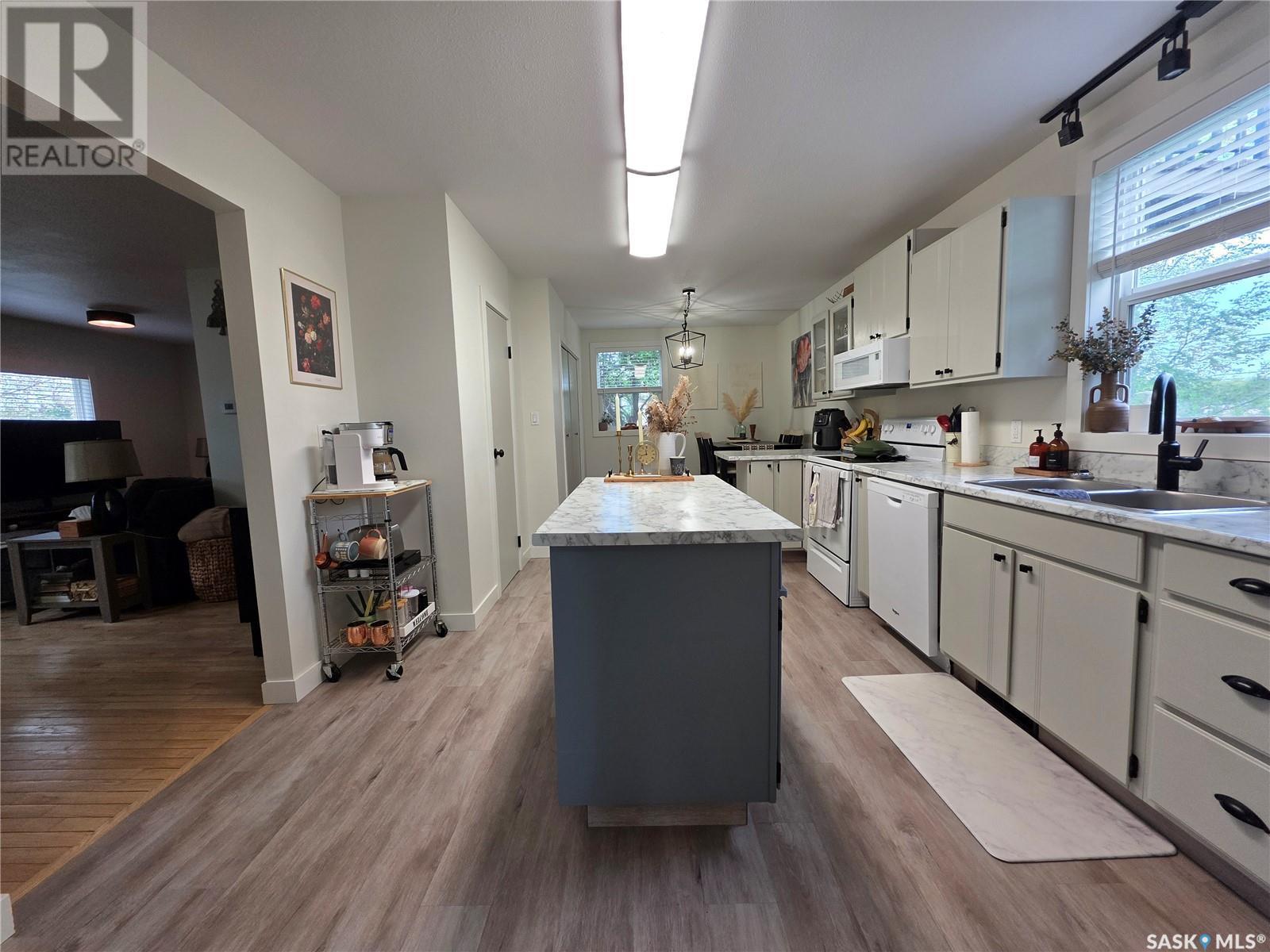 Property at 1323 North Railway STREET E image 5