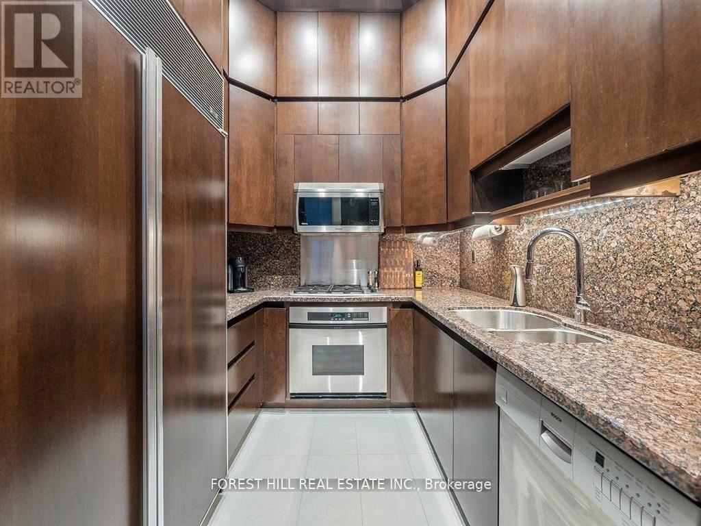Ph7 - 8 Wellesley Street E, Toronto, Ontario  M4Y 3B2 - Photo 15 - C12174237