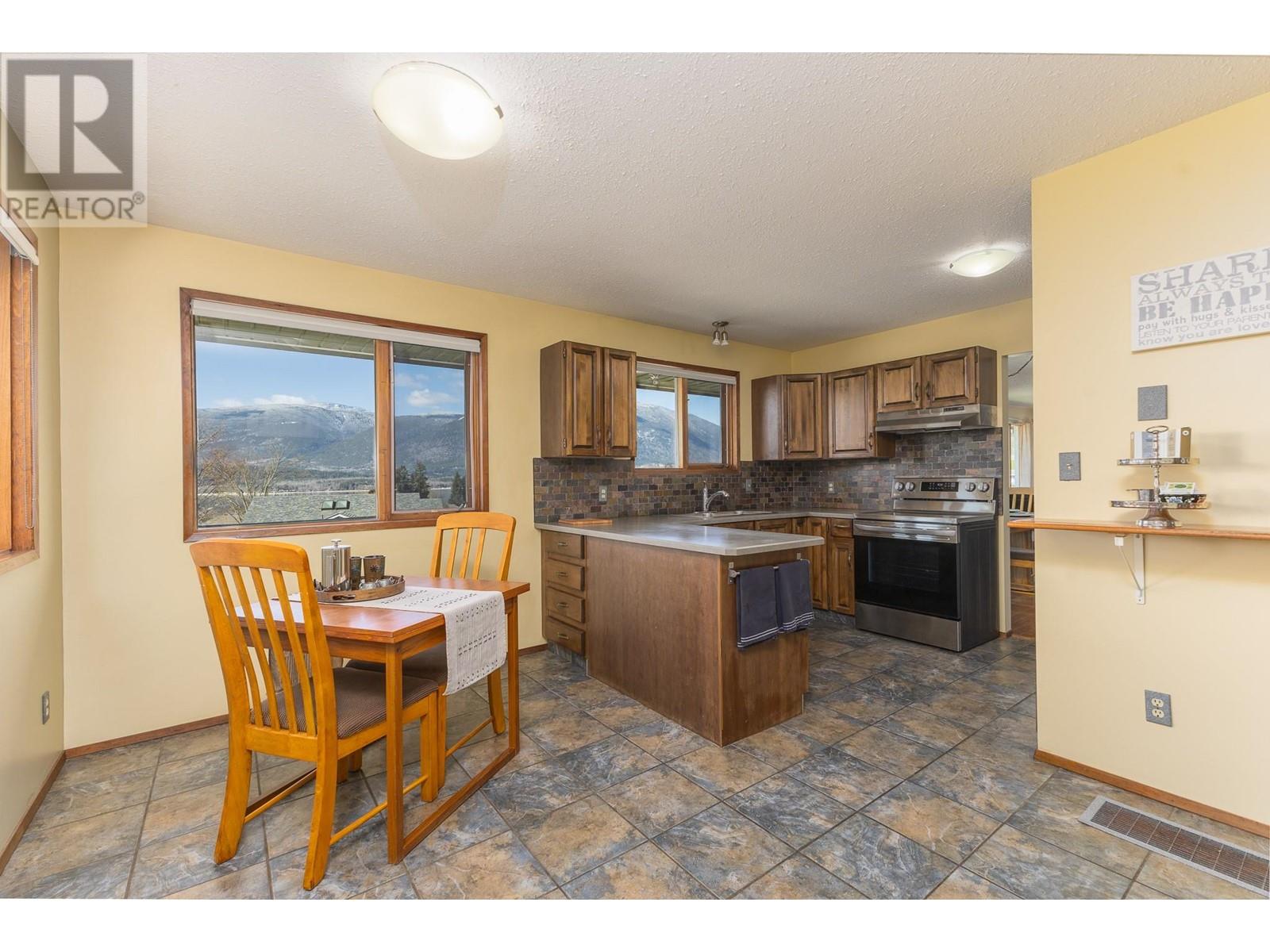 4750 14 Street NE, Salmon Arm, BC V1E3P2