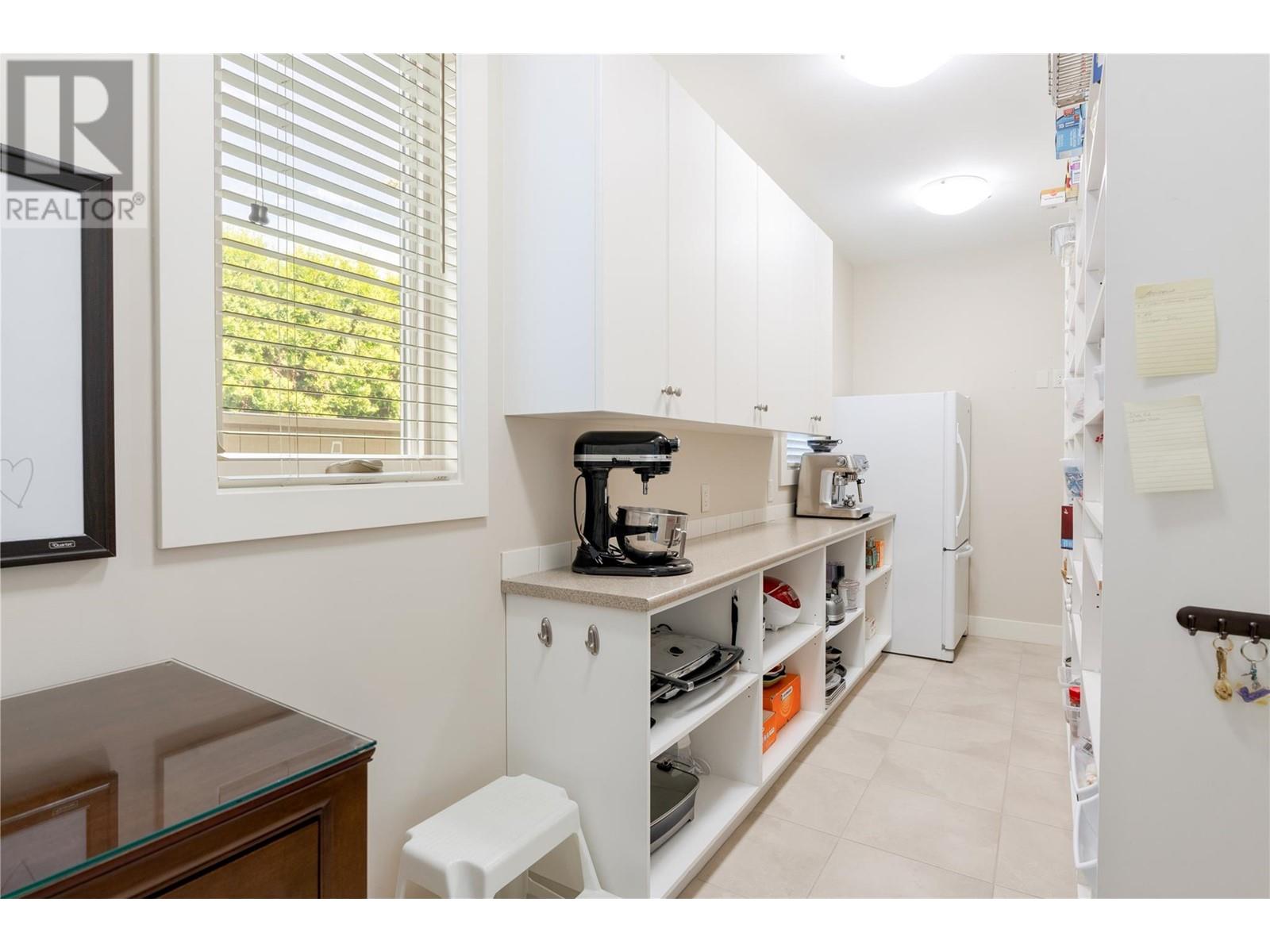 4369 Kensington Drive Kelowna Photo 11