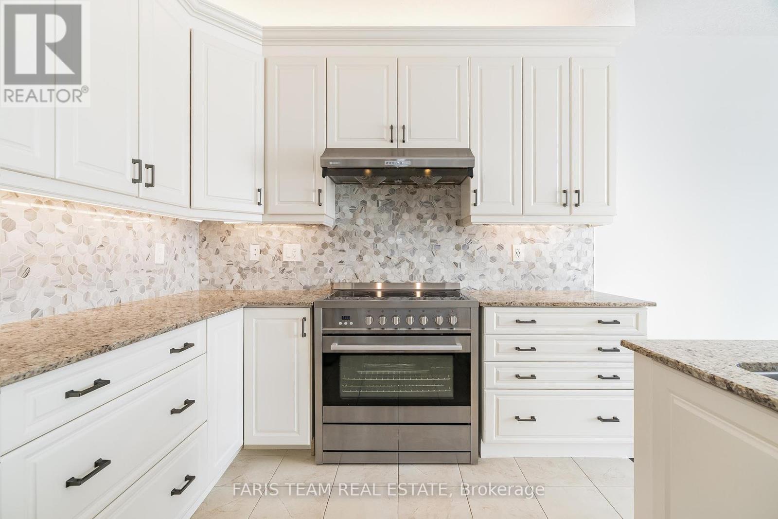 Property at 1606 RIZZARDO CRESCENT image 4