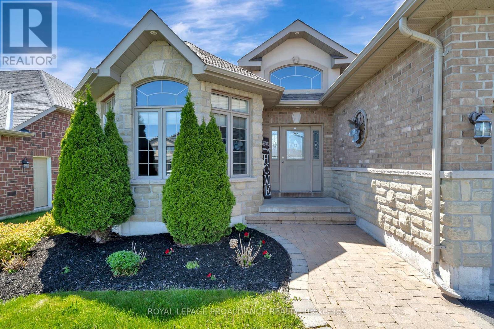Property at 24 HAMPTON RIDGE DRIVE image 2