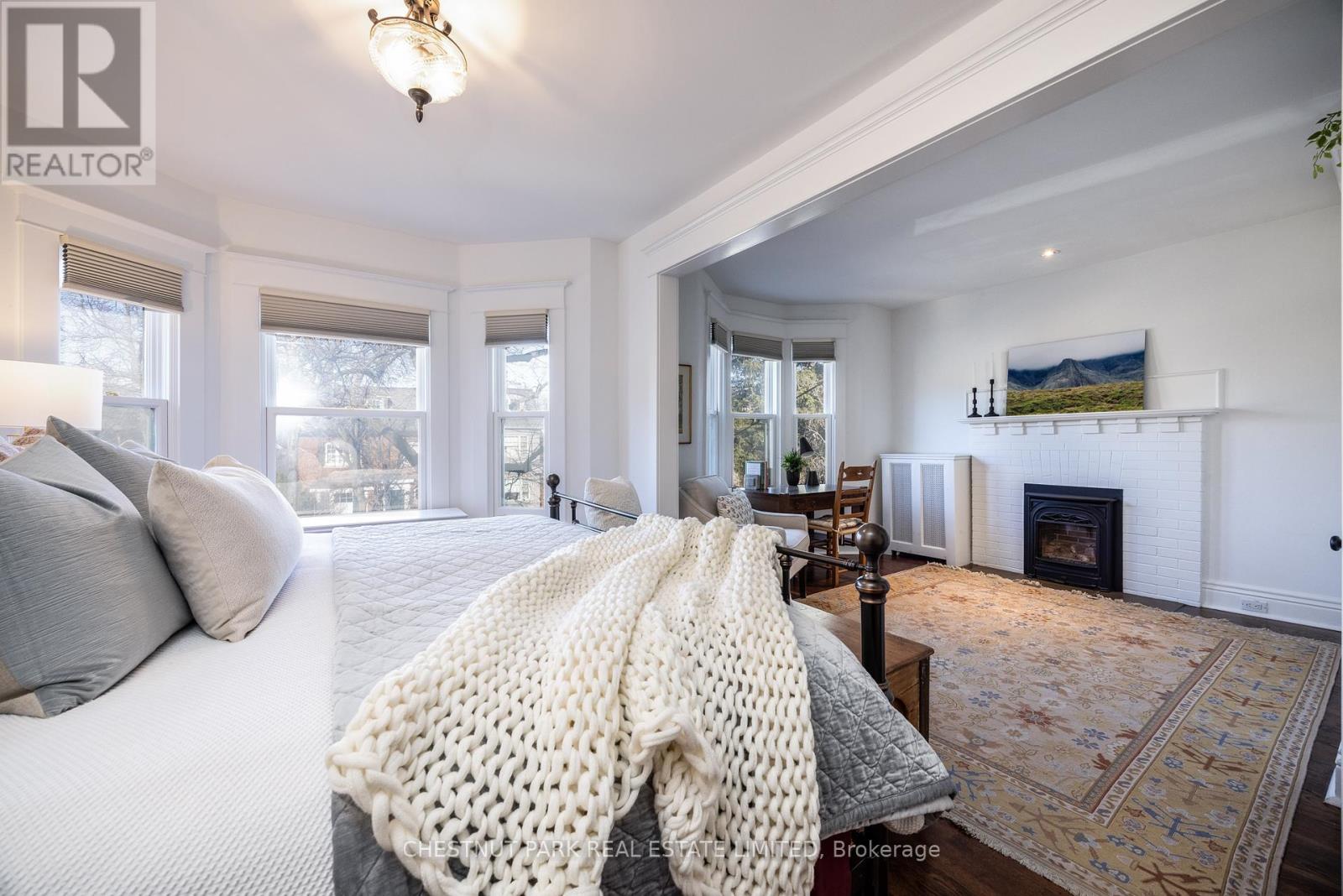 85 Duggan Avenue, Toronto, Ontario  M4V 1Y1 - Photo 25 - C12168388