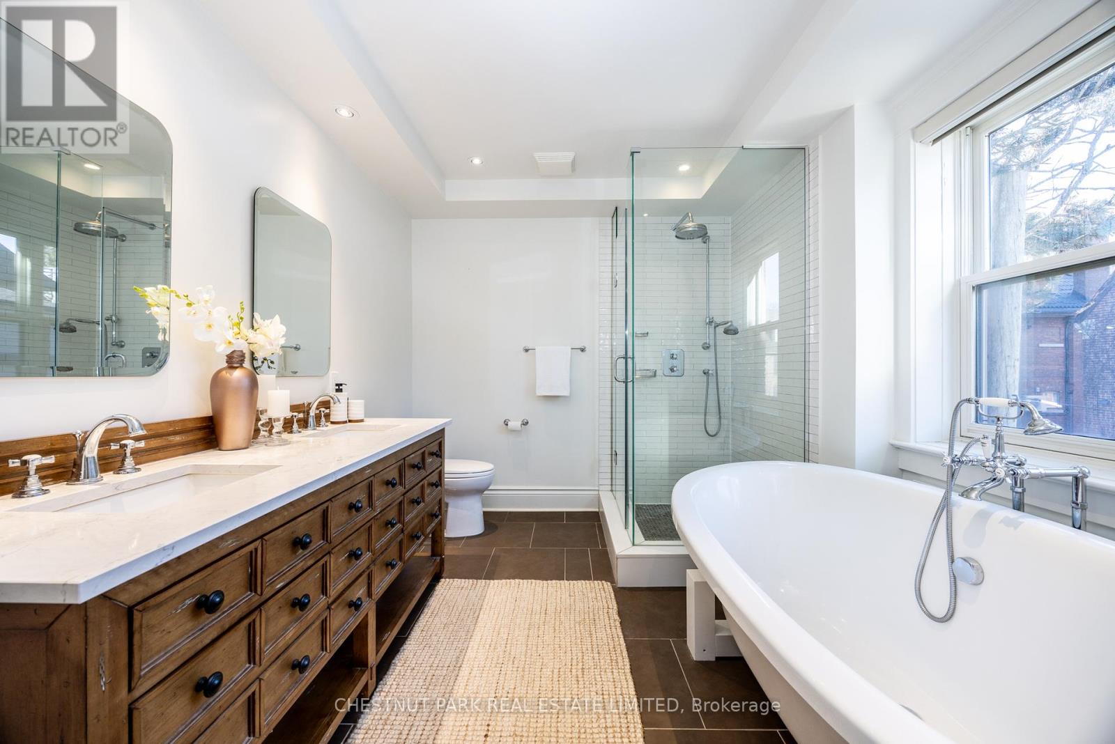 85 Duggan Avenue, Toronto, Ontario  M4V 1Y1 - Photo 27 - C12168388