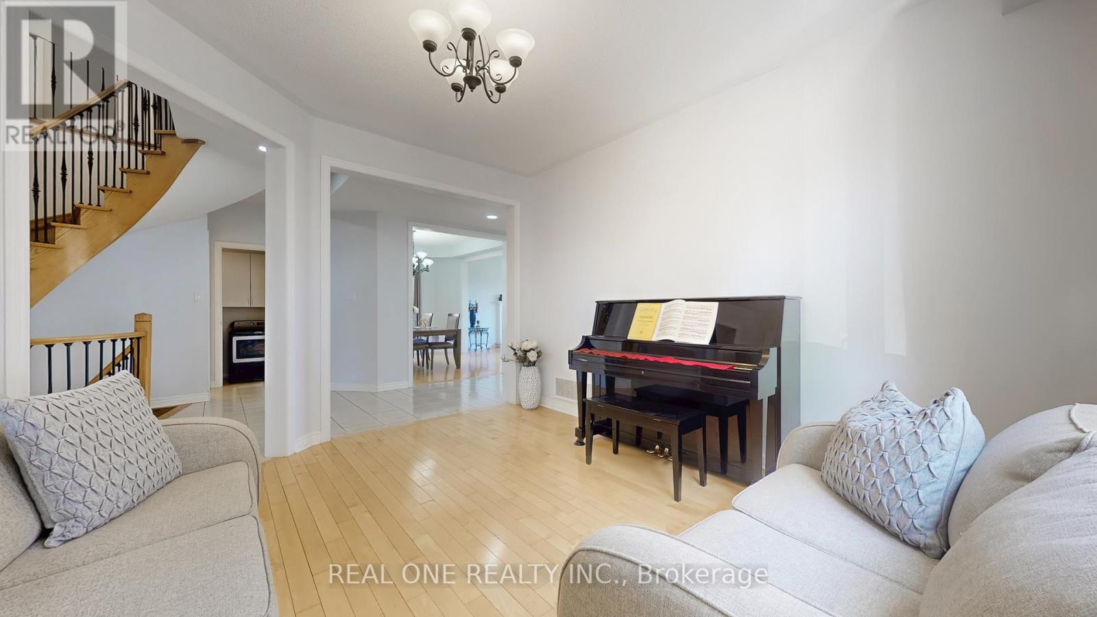 41 Grange Drive, Richmond Hill, Ontario  L4E 4T1 - Photo 15 - N12173802