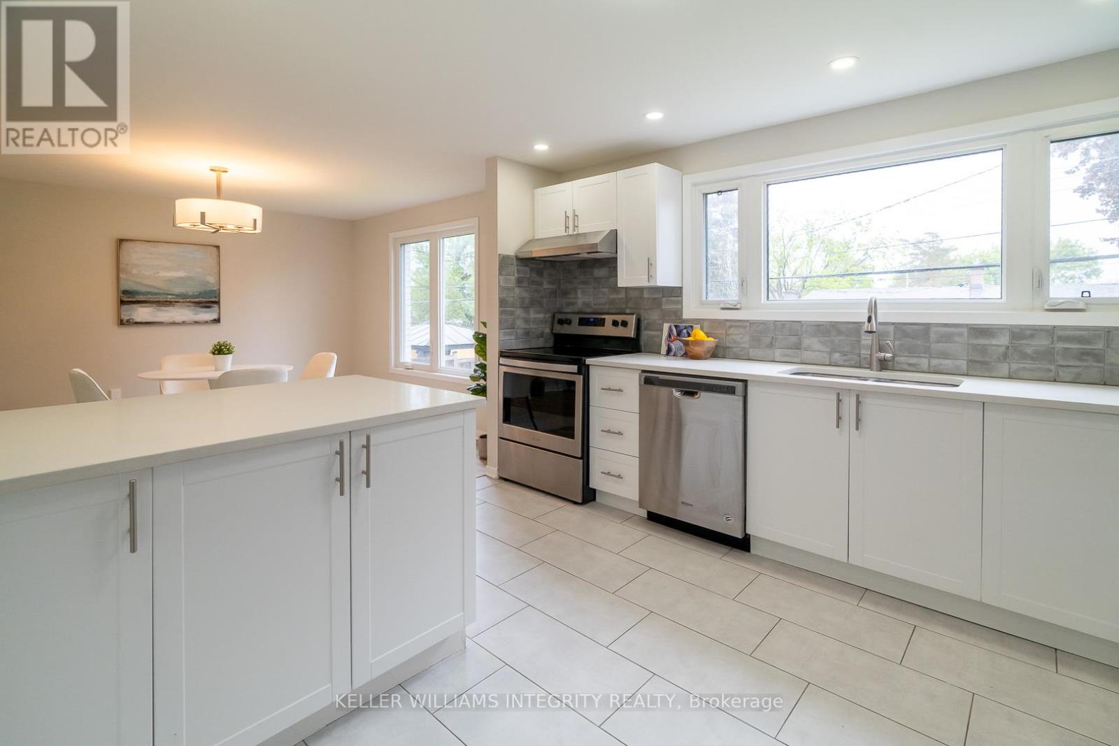 103 Beaver Ridge, Ottawa, Ontario  K2E 6E5 - Photo 8 - X12174346