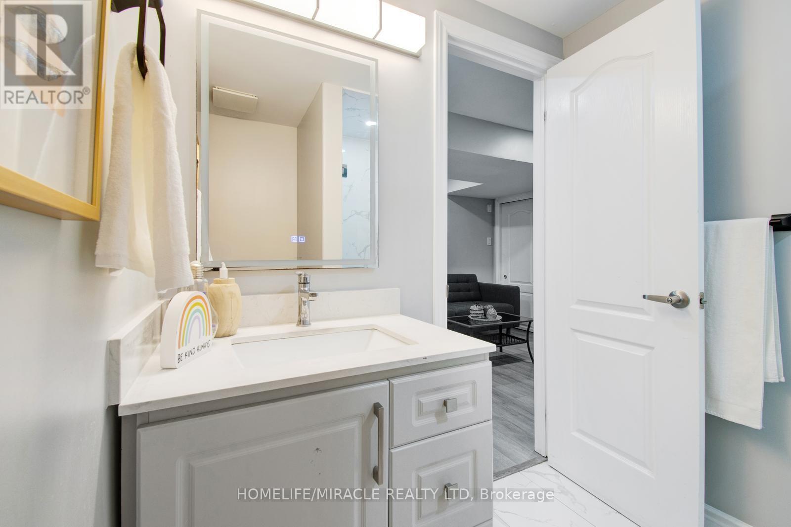 37 Glenora Crescent, Brampton, Ontario  L6S 1E1 - Photo 18 - W12174204